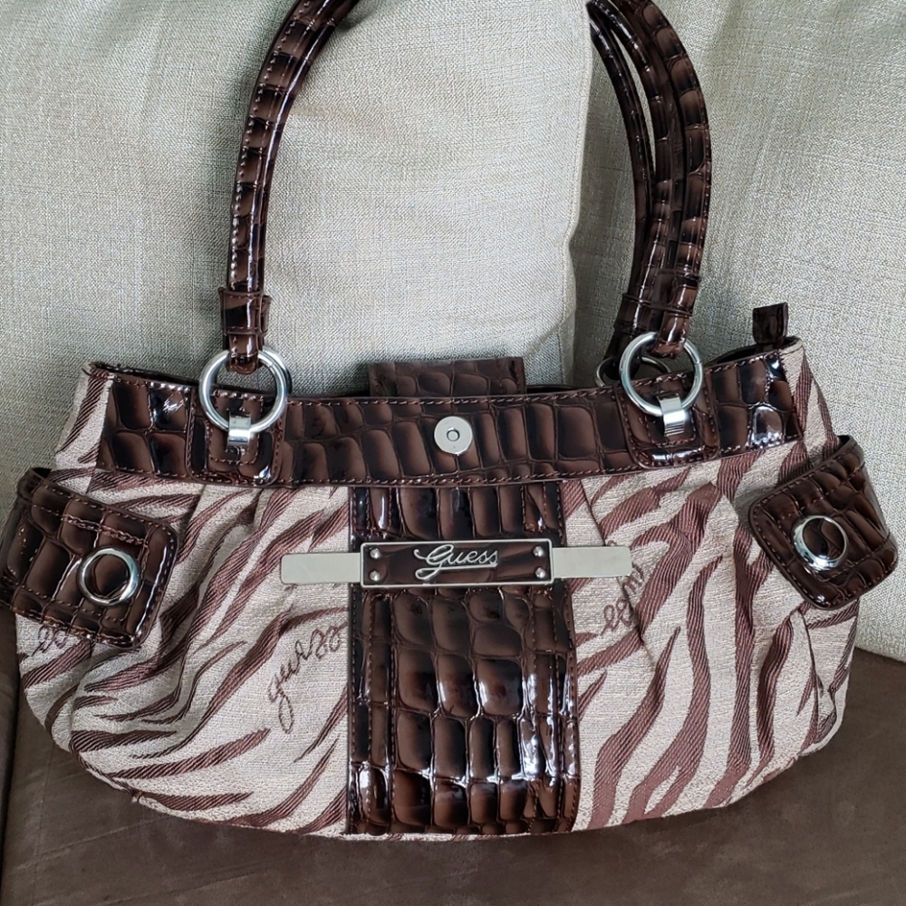 Guess bag and wallet